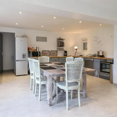 Nice In St Pierre Le Viger W/ Wifi And 2 Bedrooms